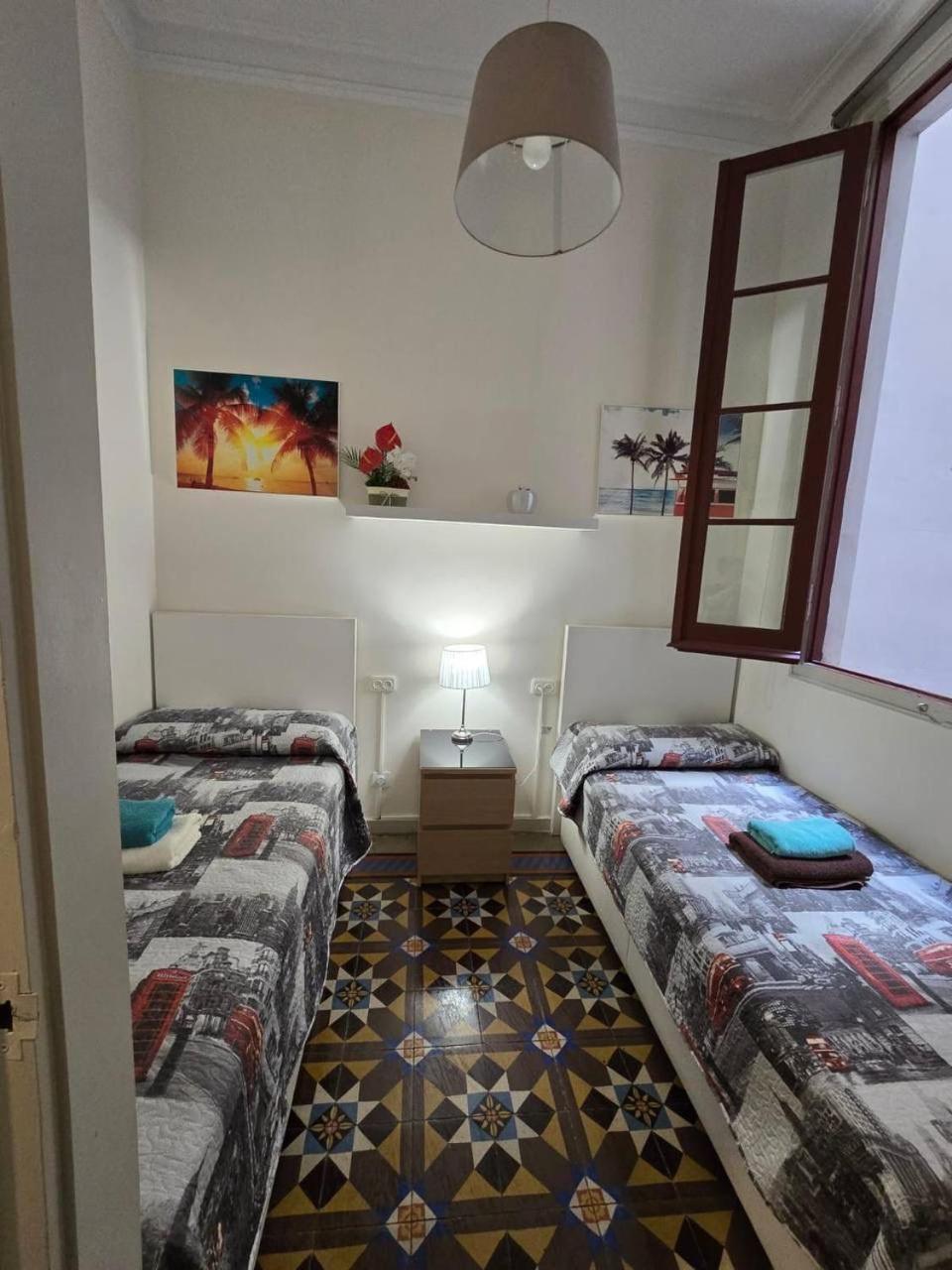 Rooms Rumila Barcelona Exteriör bild